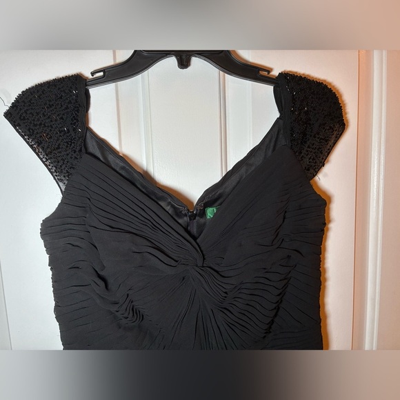 Lauren Ralph Lauren Evening Black Gown Size 8 Beaded Ruched Flowy Stunning EUC - Picture 7 of 12